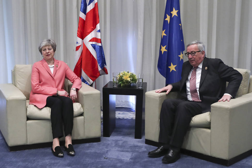 Juncker mantendrá el diálogo con el sucesor de May pero no renegociará el acuerdo del Brexit