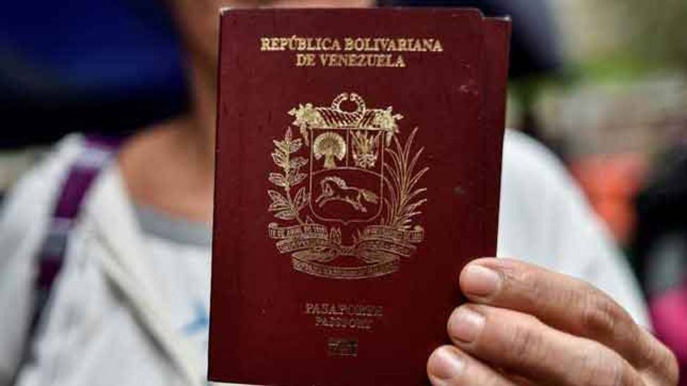 España reconoce la prórroga de validez de los pasaportes venezolanos decretada por Guaidó