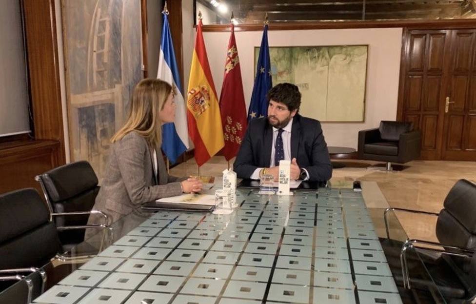 López Miras aborda los principales asuntos de interés para Águilas con la alcaldesa del municipio