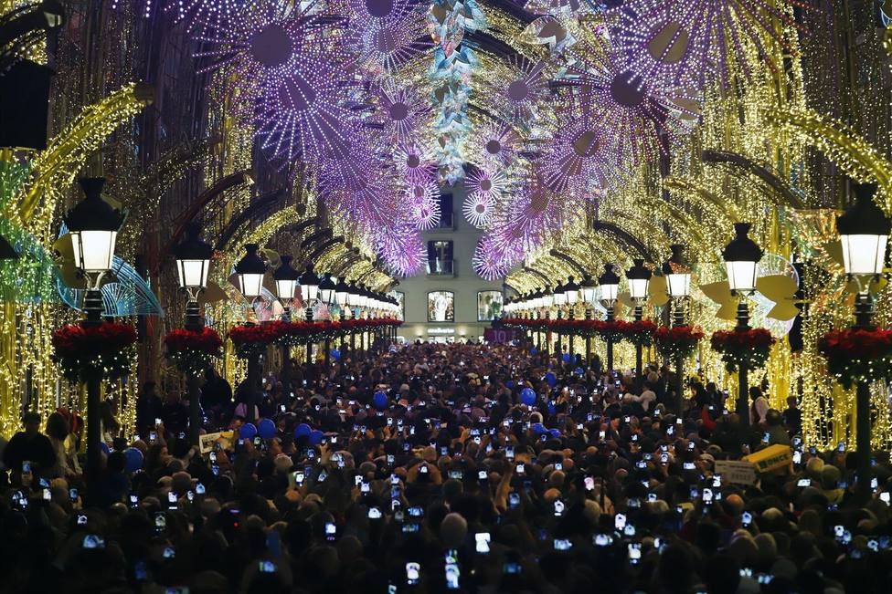 Imagen imponente de la calle Larios en el encendido de Navidad (Foto: Europa Press).