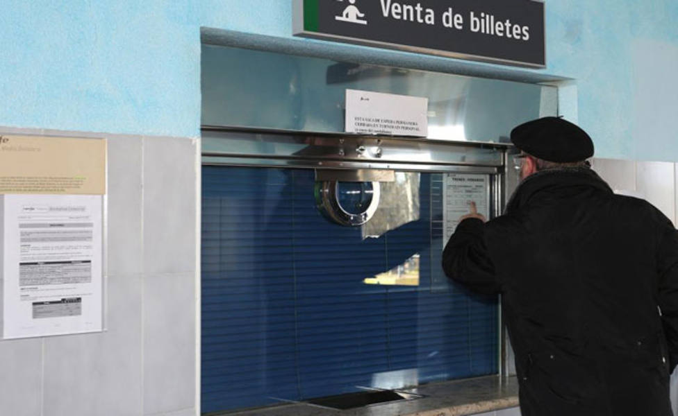 Adif vuelve a abrir los puntos de venta de billetes en las estaciones de Guardo, Osorno y Aguilar