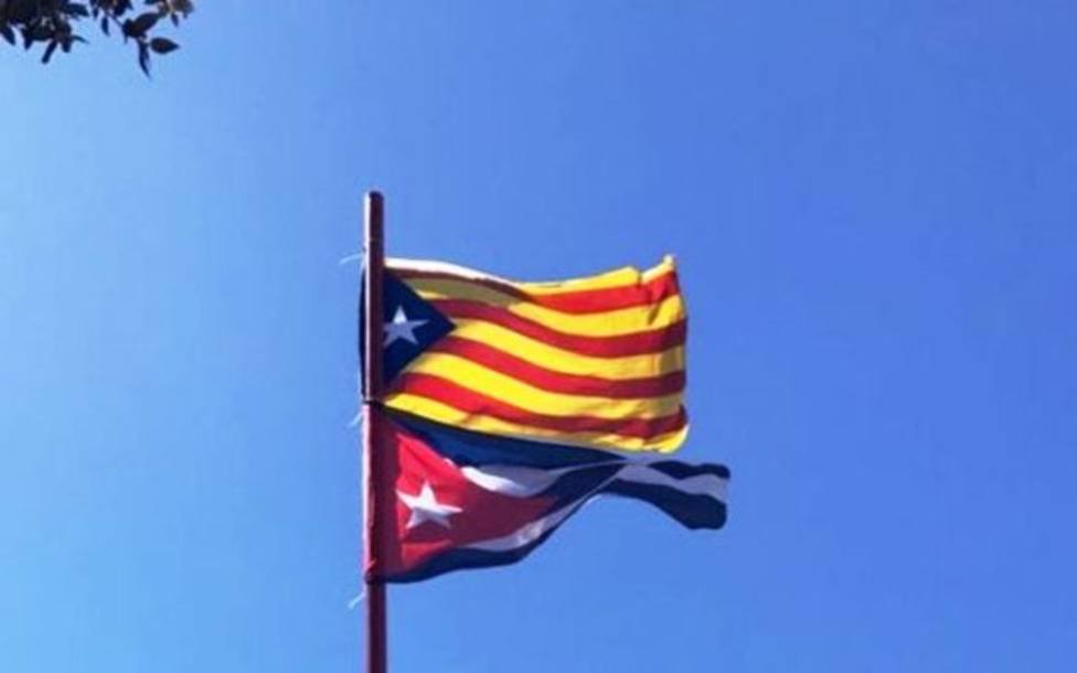 La bandera estelada, que toma su diseño de la cubana
