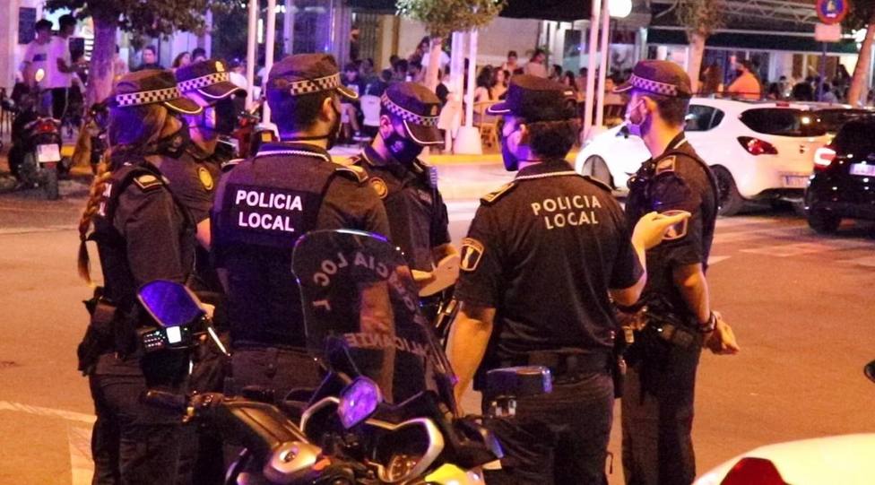 Alicante.- Sucesos.- La PolicÃ­a Local impone 418 denuncias por no llevar mascarillas durante el fin de semana