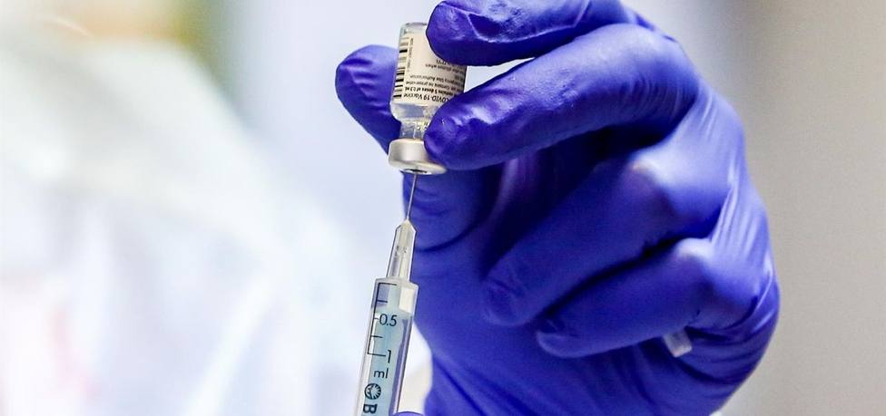 Vacunan por error en Pontevedra a 17 personas que no cumplían los criterios