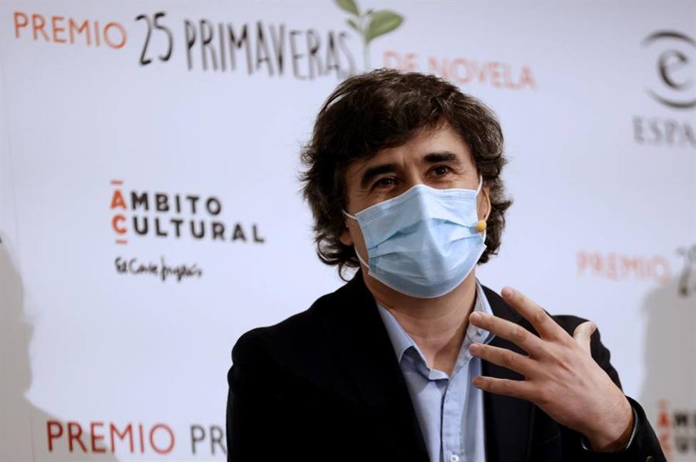 Pedro Simón, flamante ganador del Premio Primavera de Novela