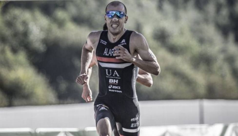 El triatleta de la UA Fernando Alarza participará en los Juegos de Tokio