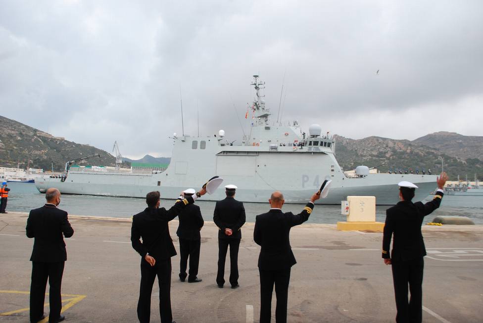El buque Furor parte de Cartagena para desplegarse en la costa occidental de África y el golfo de Guinea