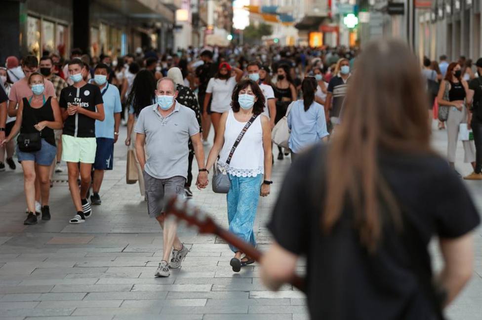 Un reconocido virólogo alemán se atreve a decir cuándo acabará la pandemia en España: Bajo control