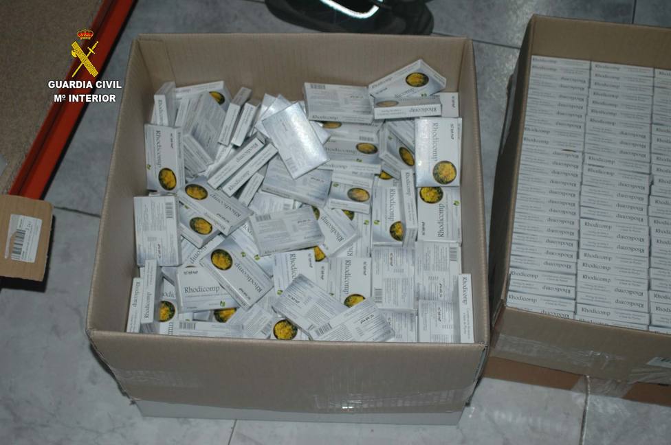 Los agentes de la Guardia Civil incautaron 935 cajas de Rhodicomp.