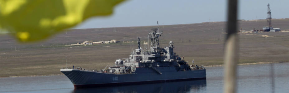 El buque ucraniano Konstantin Olshansky en la bahía Donuzlav, bloqueado en Crimea (Reuters)