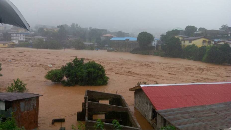 Al menos 200 muertos por inundaciones en Sierra Leona.EFE