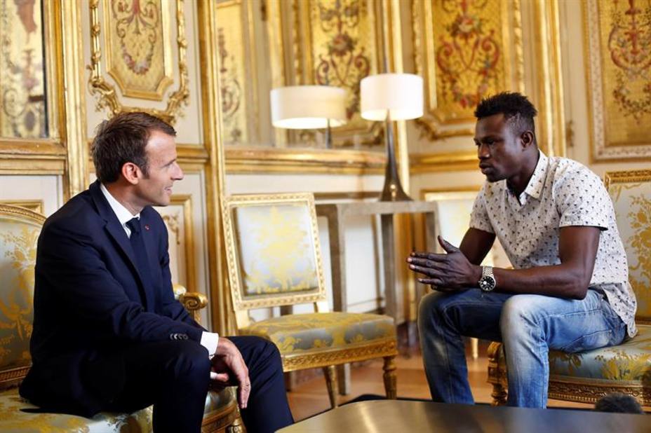 El Spiderman maliense que salvó a un niño en París recibe la nacionalidad francesa y será bombero