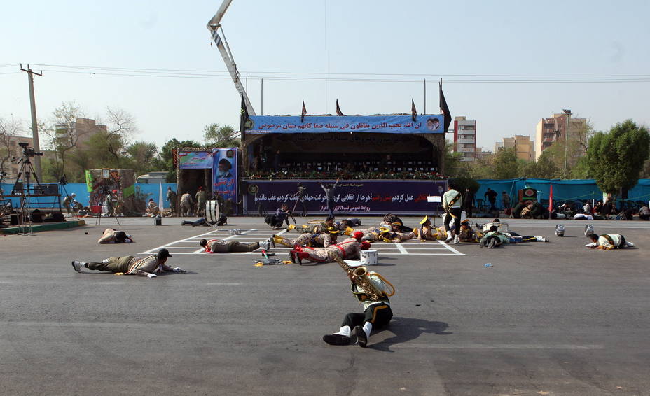 Al menos 10 muertos en el atentado contra un desfile militar en Irán