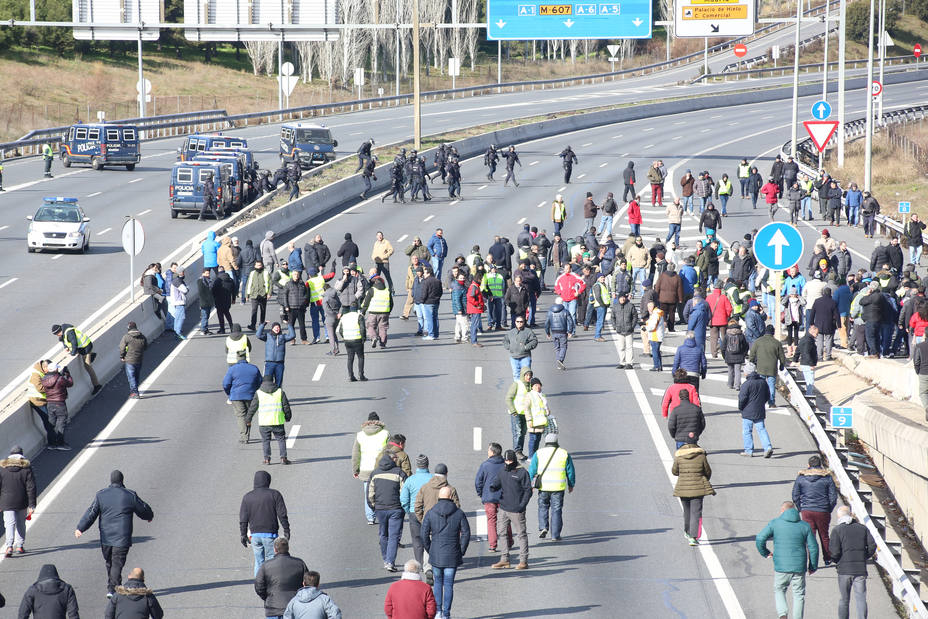 Taxistas de Madrid celebrarán una asamblea por la tarde para acordar una hoja de ruta de sus movilizaciones