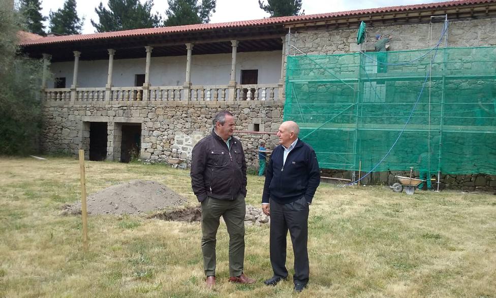 La Xunta inicia las obras para hacer una hospedería en el monasterio de Ferreira de Pantón