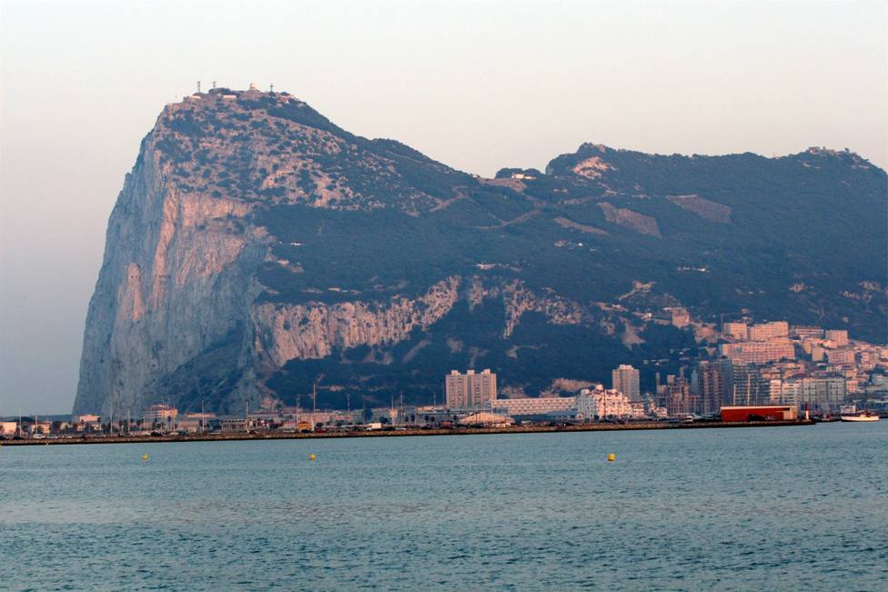 España planea protestar frente a Reino Unido por la incursión en aguas españolas del buque Grace 1
