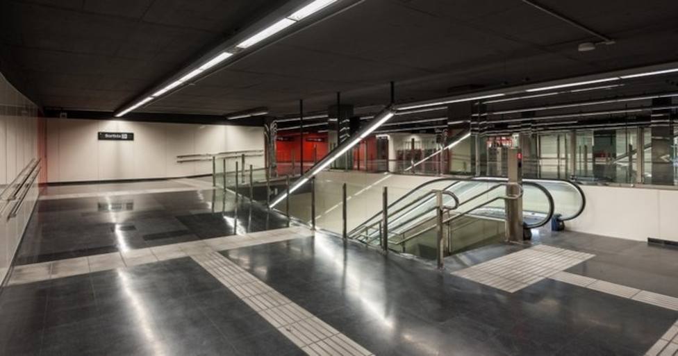 El Metro de Barcelona registra una 89% menos de pasaje a primera hora de este lunes