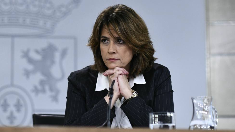 De rebelión a sedición: Dolores Delgado rebaja el procés para agradar a los socios de Sánchez