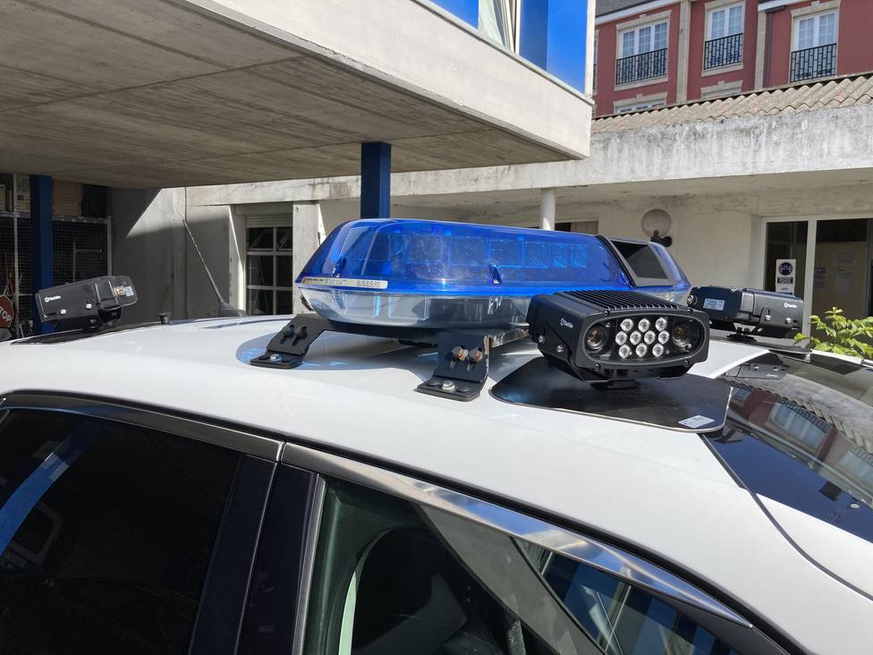 El nuevo sistema va instalado sobre el techo del vehículo policial - FOTO: Concello de Ferrol