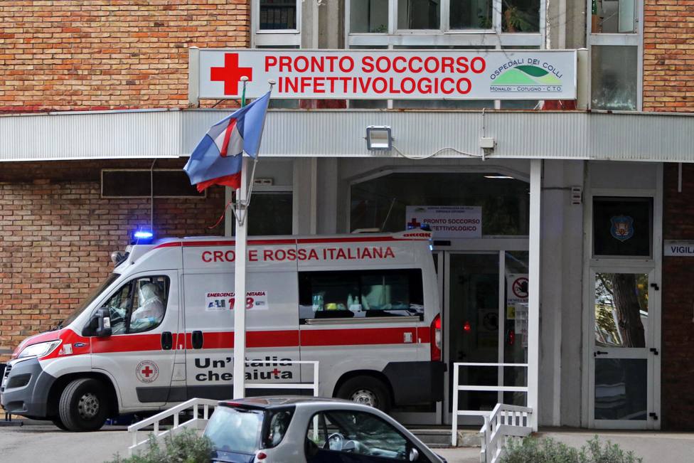 Italia añade otros 10.000 casos en medio del debate sobre un posible endurecimiento de las medidas