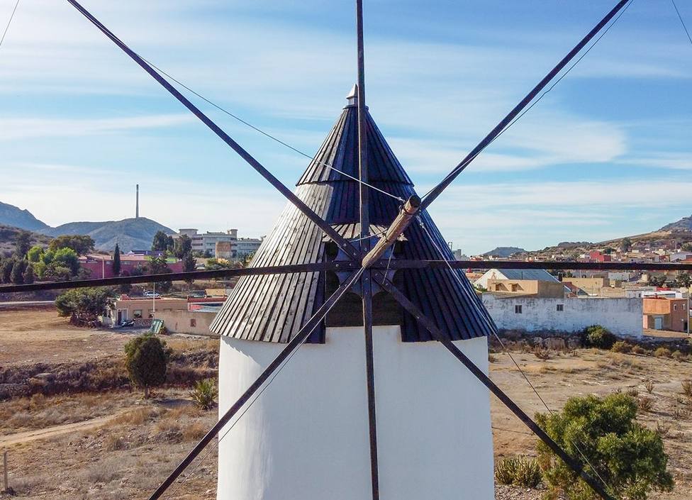 Inaugurada la restauración del molino de viento de Las Piedras