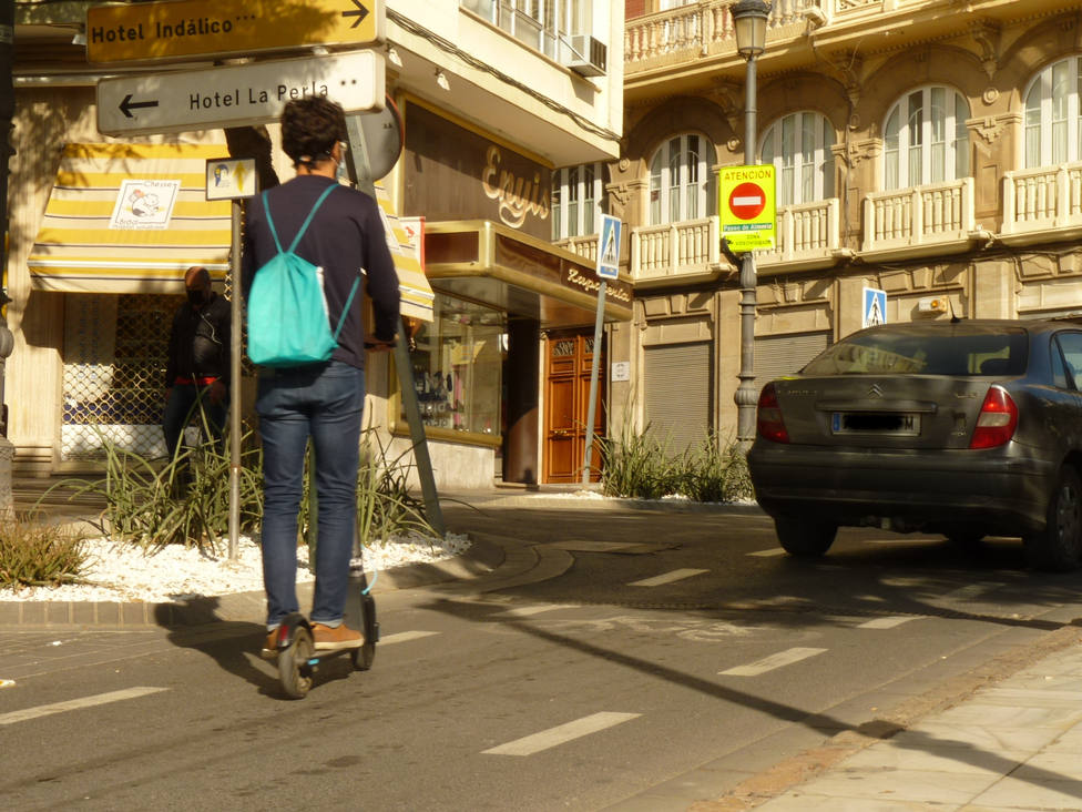 Almería tendrá servicio de alquiler de bicis y patinetes cuando la pandemia lo permita