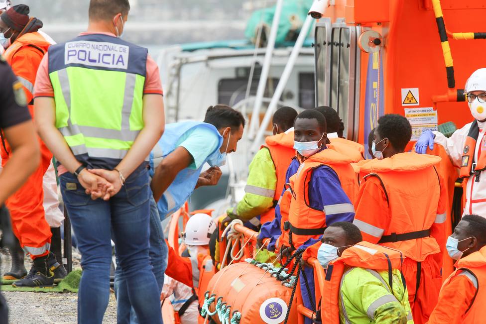 Detienen a los patrones de la patera naufragada en Lanzarote con 4 fallecidos