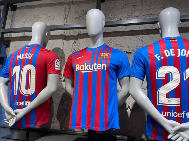 El Barcelona sigue vendiendo la camiseta de Messi en sus tiendas 