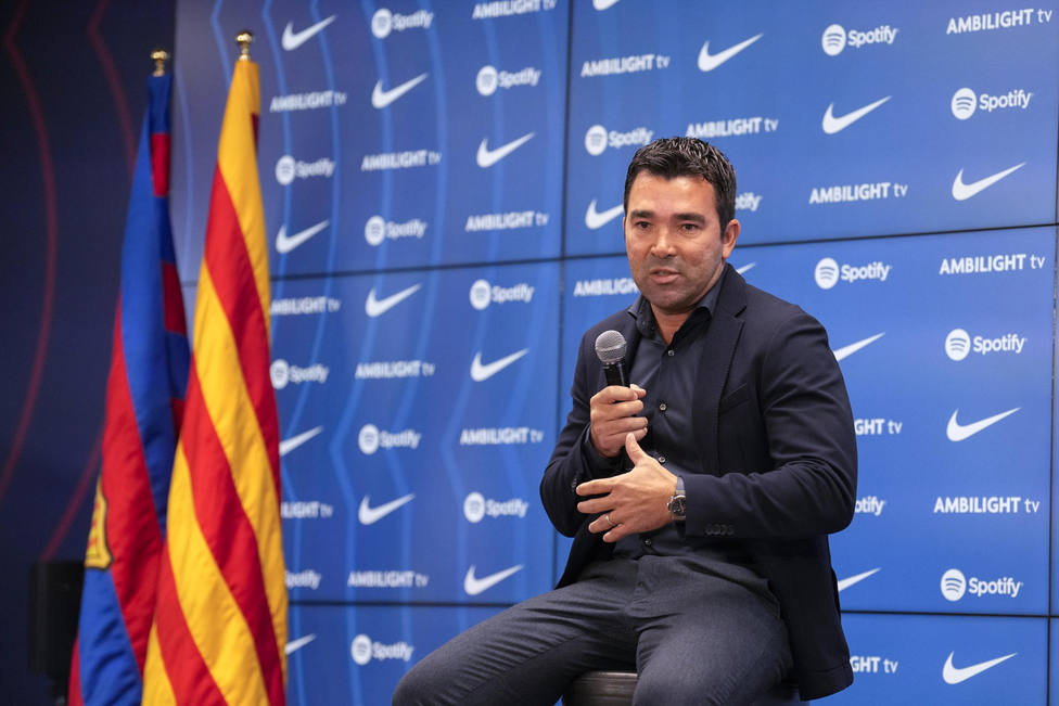 El Barcelona presenta a Deco, su nuevo director deportivo