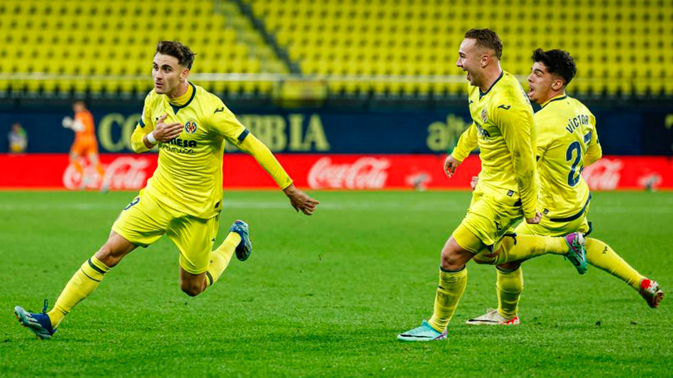 El Villarreal B celebra el gol de Álex Forés frente al Eibar (LaLiga)