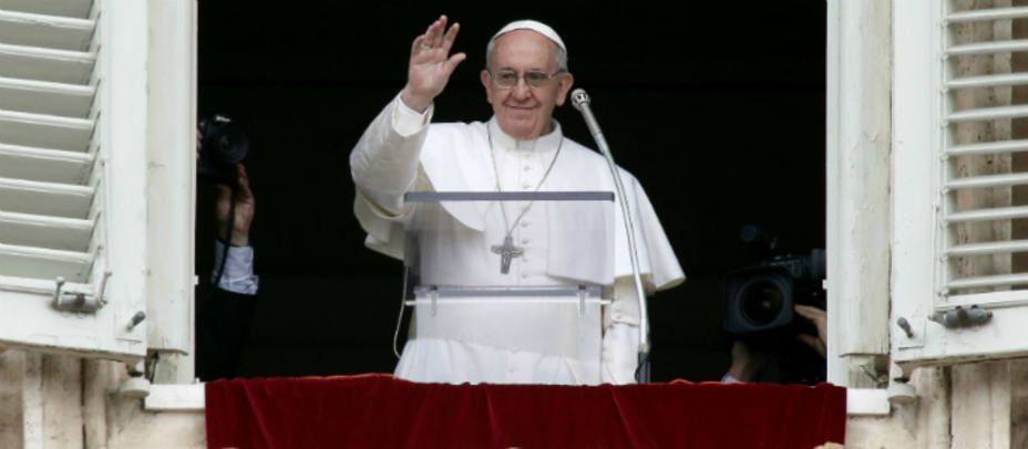 El Papa Francisco durante el rezo de su primer Ángelus. REUTERS