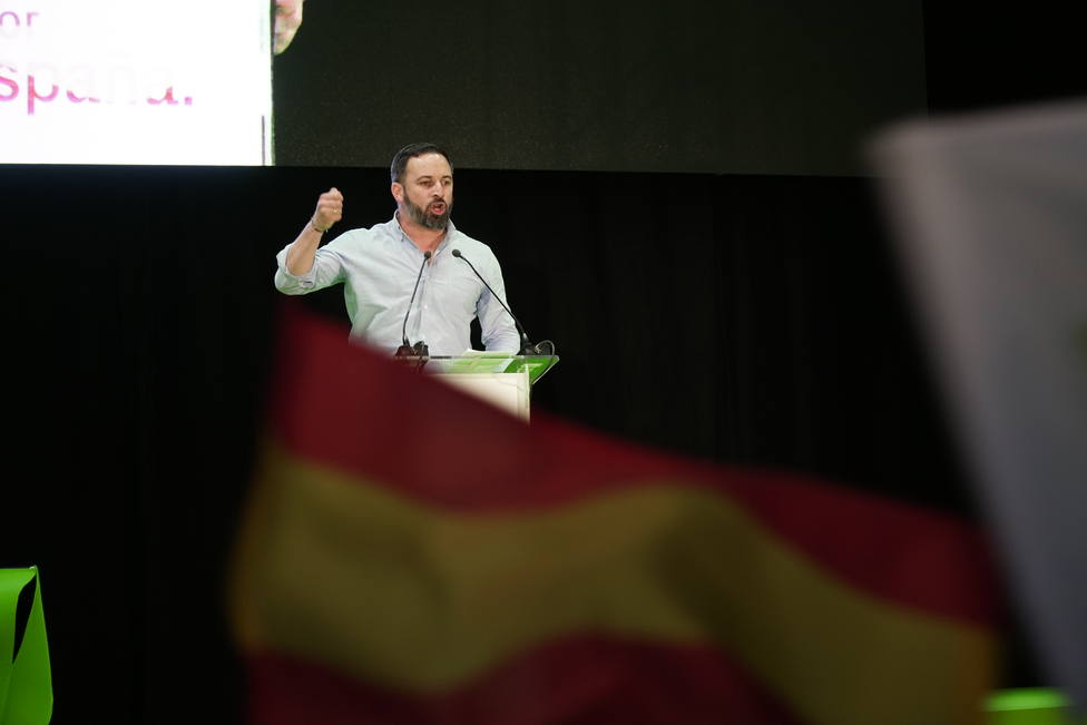 28A.- Abascal defiende que solo hay dos opciones: la continuidad histórica de España o un frente popular