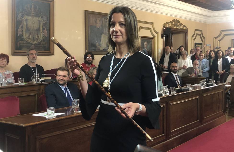 Lara Méndez toma posesión como alcaldesa de Lugo