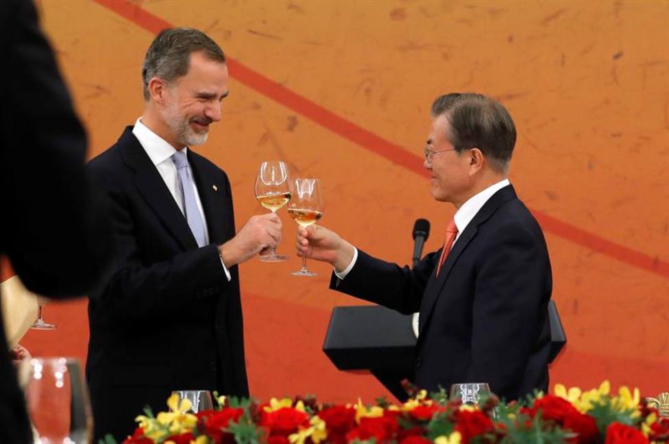 El rey Felipe VI y el presidente de Corea del Sur piden más colaboración empresarial