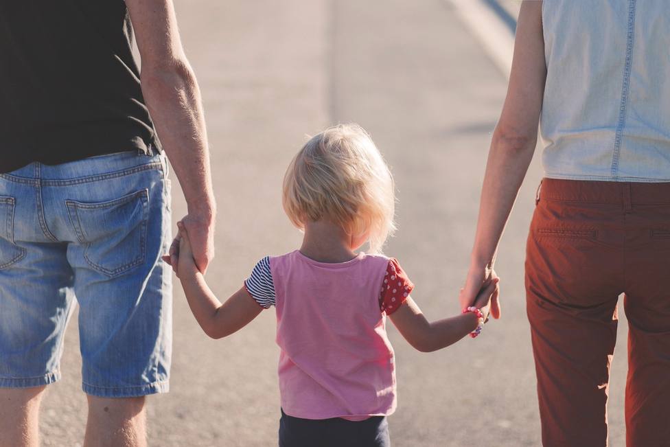 Ser padre un deseo mayoritario pero no prioritario para los jóvenes