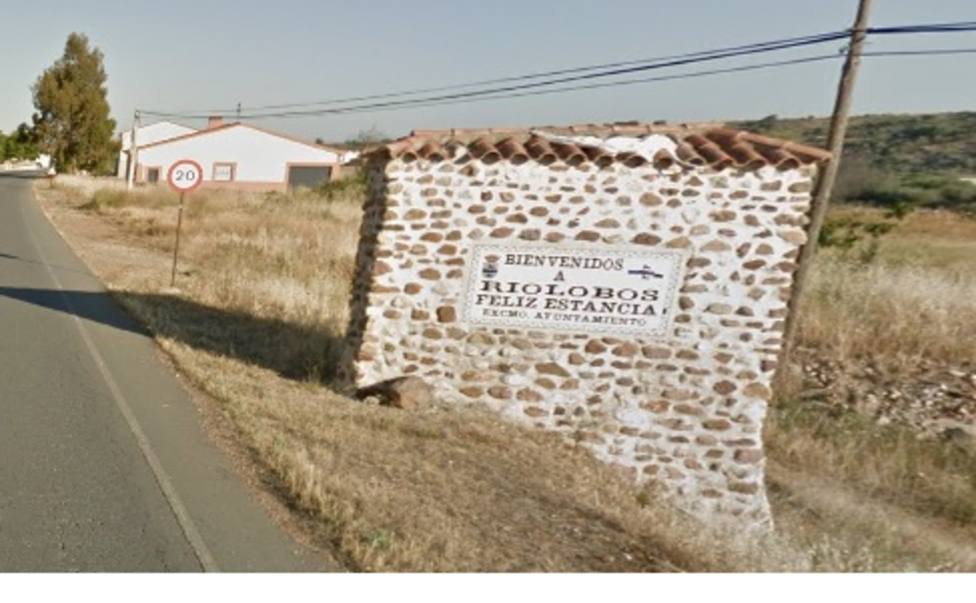 Entrada del municipio cacereño de Riolobos. Foto: GoogleMaps