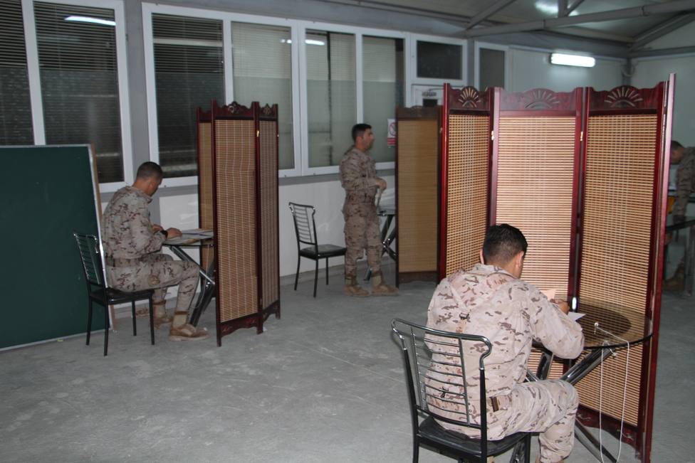 127 Militares desplegados en cuatro países votan por correo en el 14F