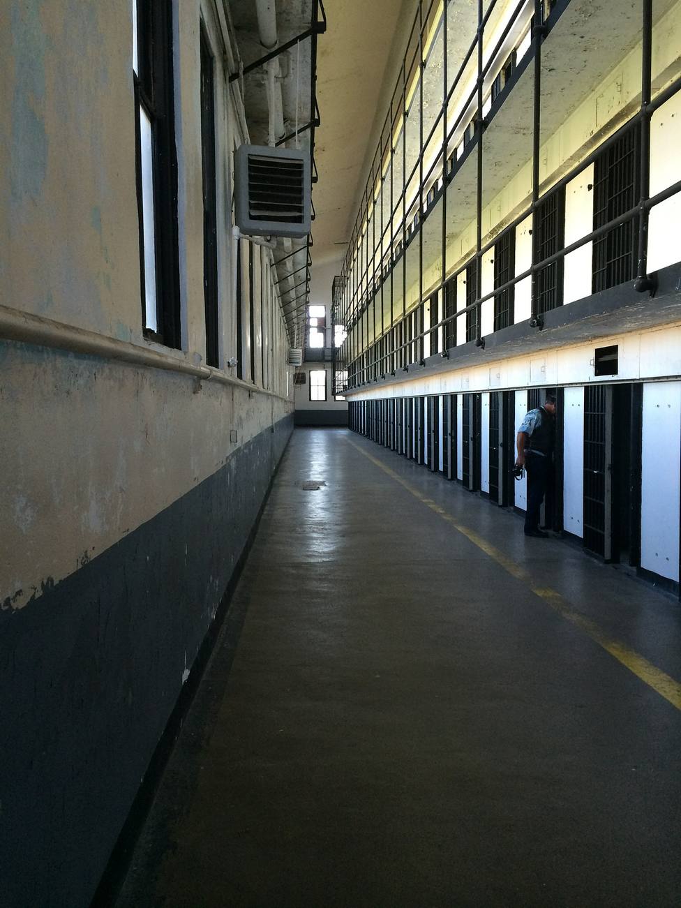Incautan droga y teléfonos móviles a internos en la prisión de Cáceres