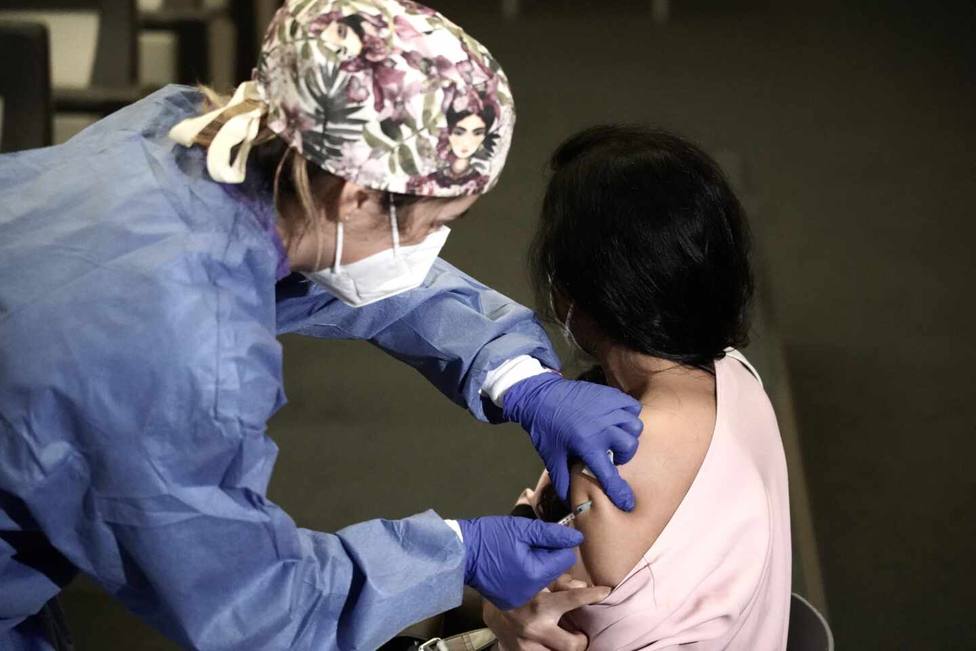 Vacunación contra la covid en un hospital español. Foto: Europa Press