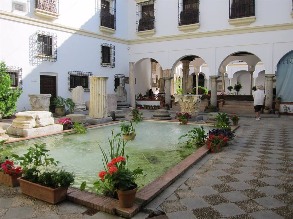 La Junta reabre al público los patios del Palacio de los Páez de Castillejo, sede del Museo Arqueológico