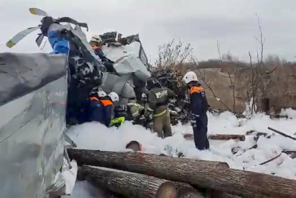 Al menos 16 muertos al estrellarse un avión de paracaidismo en el oeste de Rusia