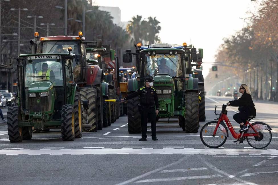 Mercabarna y el puerto de Tarragona se convierten el punto central de la protesta de agricultores