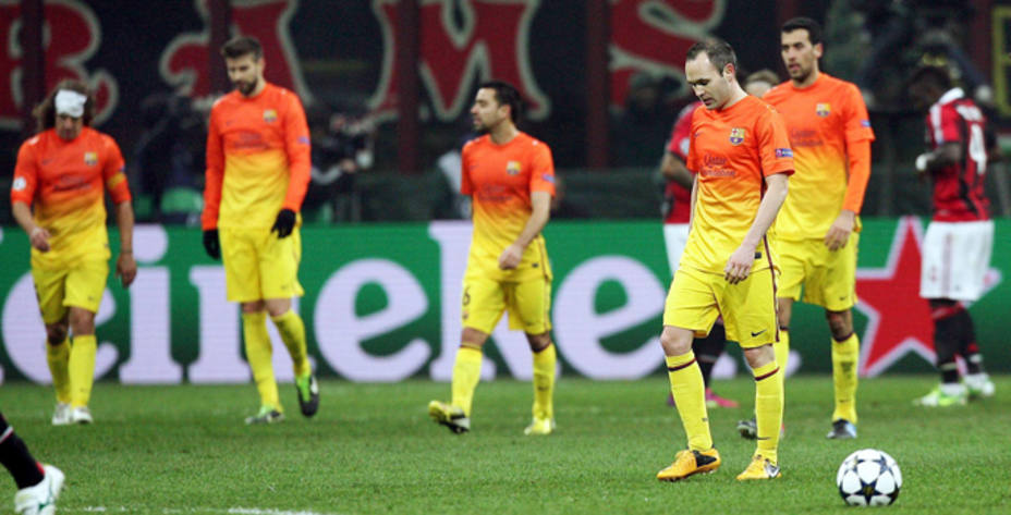 El Barça se lamenta de la derrota ante el Milan (Reuters)