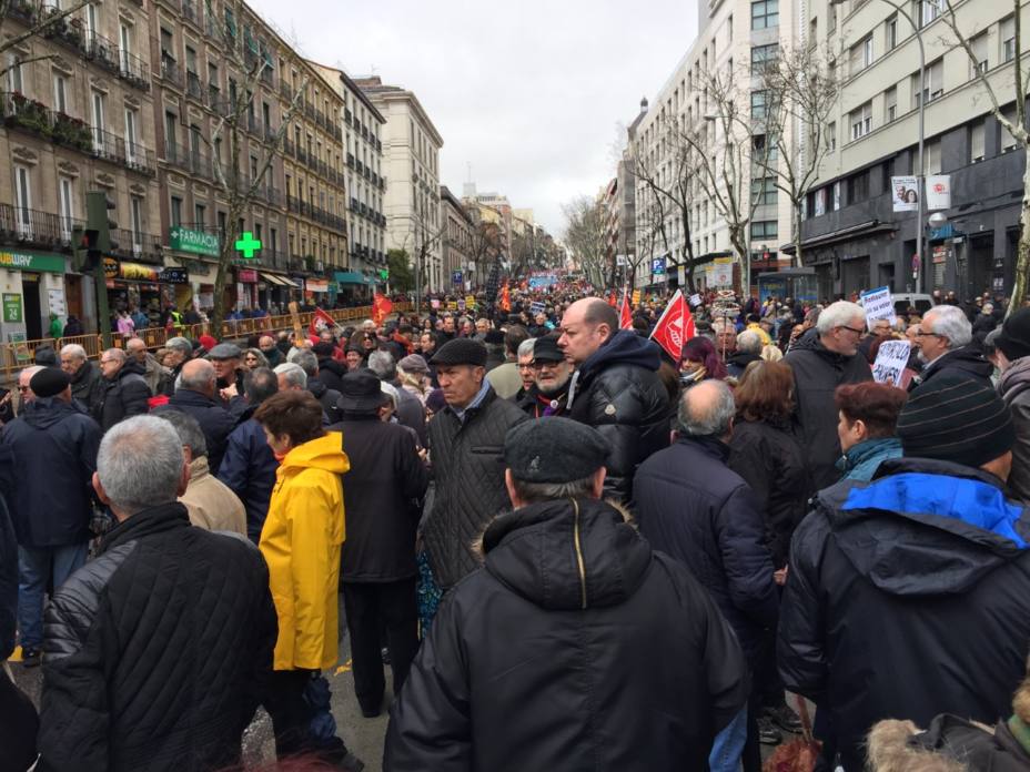 Miles de pensionistas por las calles de Madrid