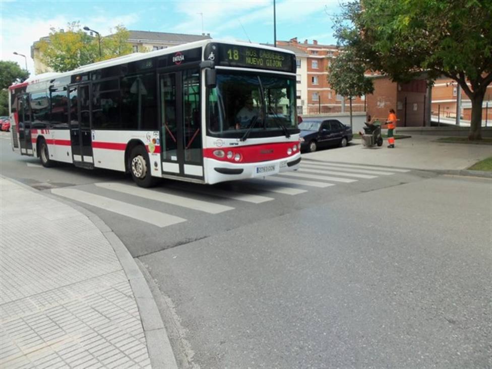 Autobús de la Empresa Municipal de Transporte 8EMTUSA) de Gijón