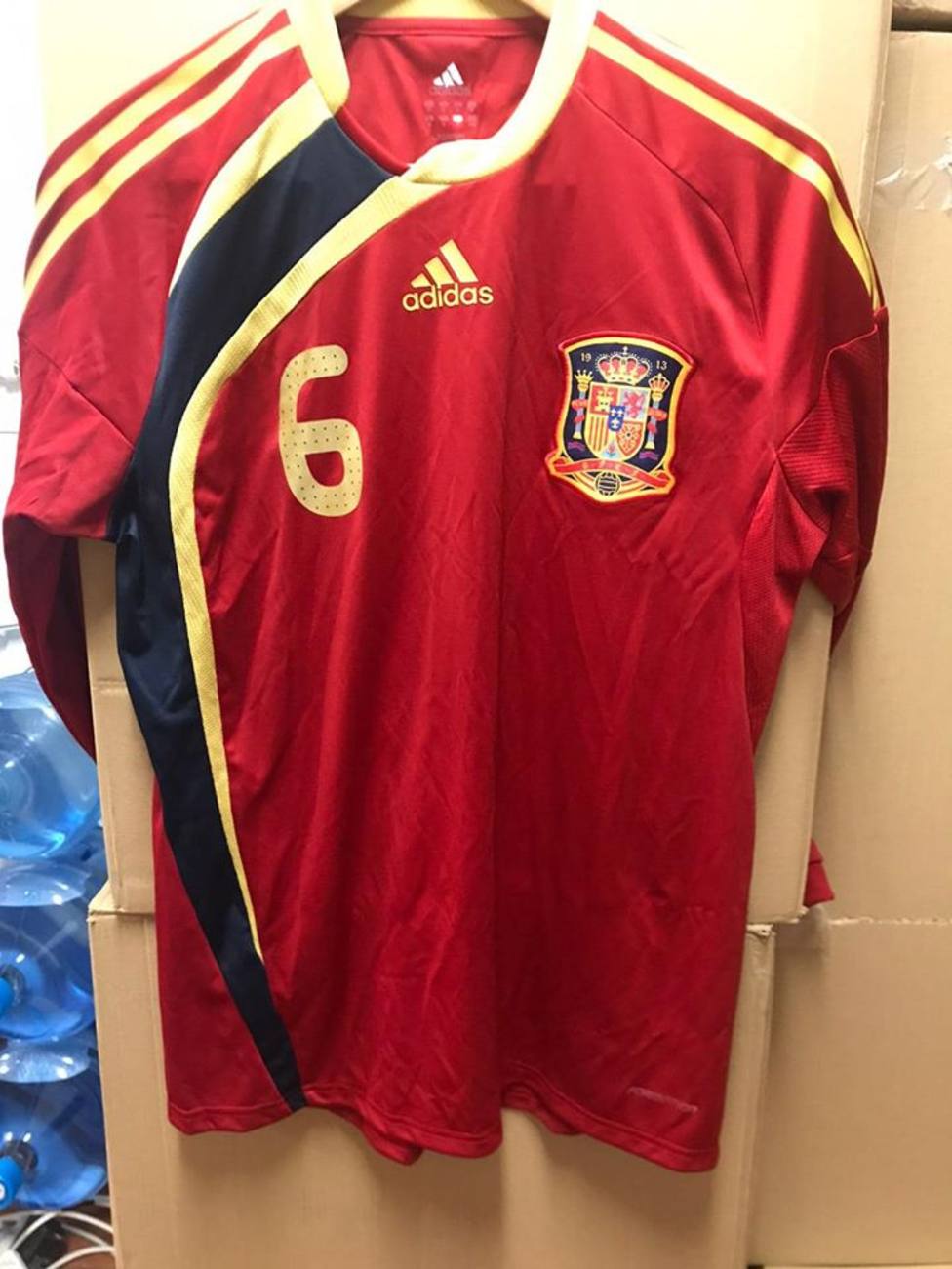 Pablo Hernández ha donado la camiseta con la que debutó con la selección española
