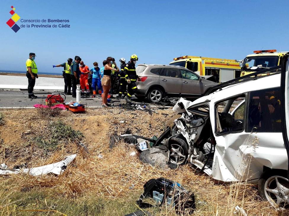 Fallece una persona tras una colisión entre tres vehículos en la CA-2233 Conil-El Palmar