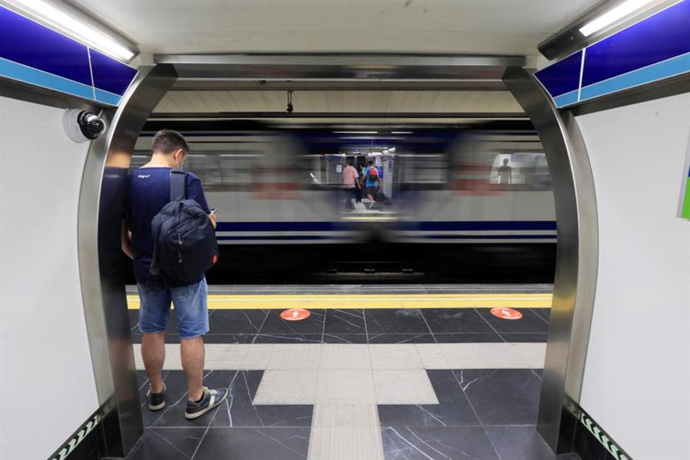 El sanitario agredido en el Metro de Madrid: Me reventó el ojo con algo, pero no fue ni con un móvil ni un pu