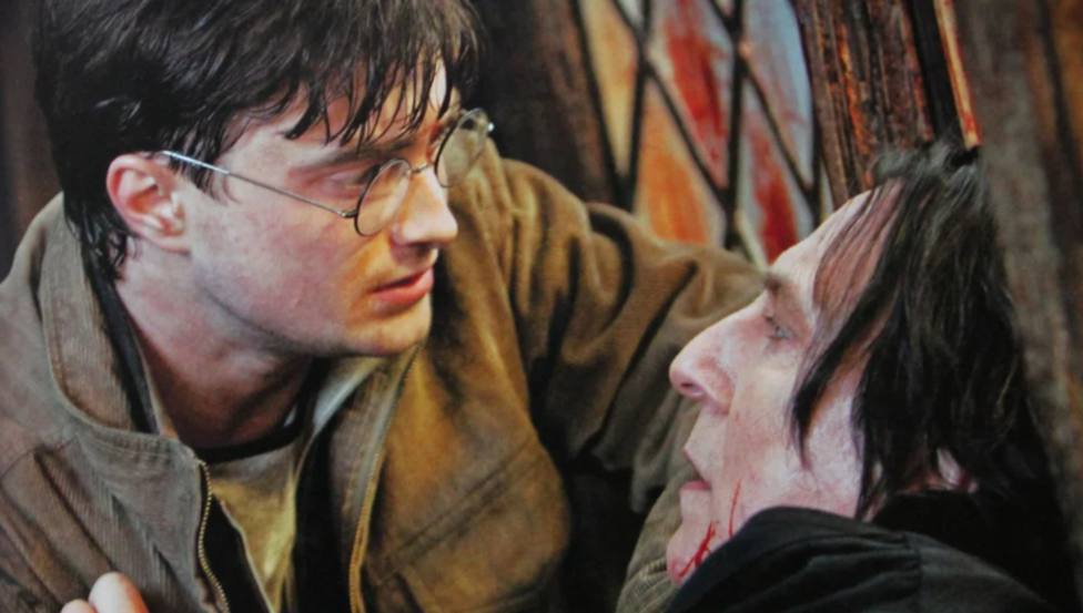 Daniel Radcliffe reacciona al leer las anotaciones del diario de Alan Rickman sobre él y Harry Potter