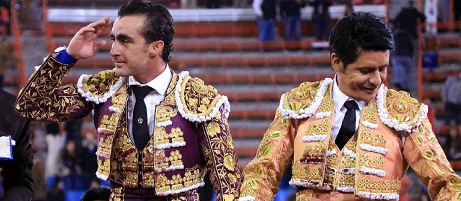 El Fandi y El Zapata en su salida a hombros en La México el pasado mes de diciembre. DANIELA MAGDALENO